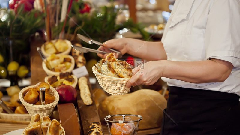 休闲食品代理，如何选择厂家直供批发？**